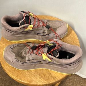 Salomon Ultra Glide, women’s 8.5 US, 40-2/3 Eur, minimal wear